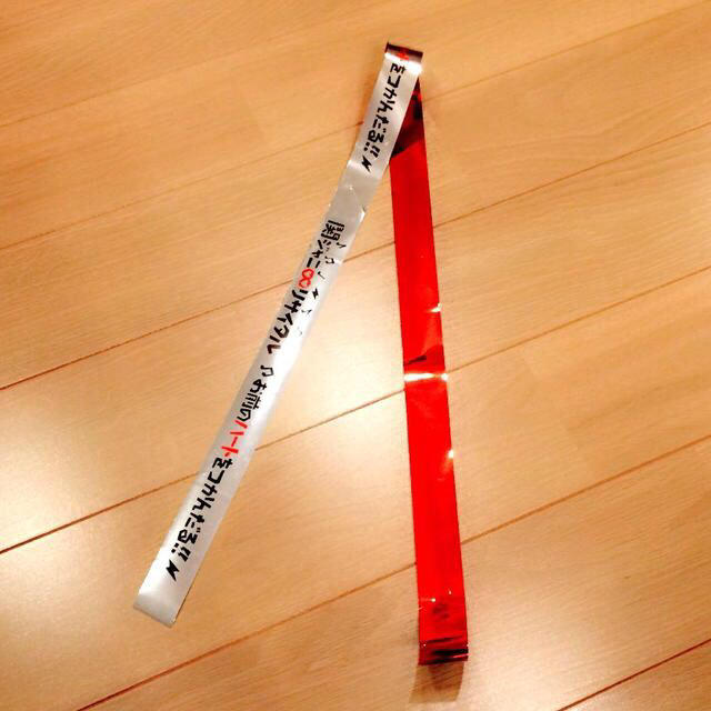 関ジャニ リサイタル 銀テープ 赤 エンタメ/ホビーのタレントグッズ(アイドルグッズ)の商品写真