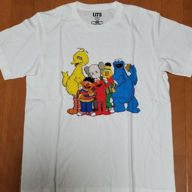 SESAME STREET(セサミストリート)のKAWS×セサミストリートコラボT メンズのトップス(Tシャツ/カットソー(半袖/袖なし))の商品写真