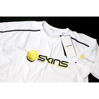 スキンズ(SKINS)の（新品）スキンズ　Tシャツ(Tシャツ(半袖/袖なし))