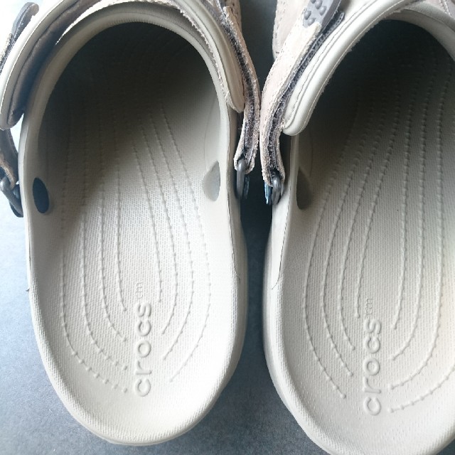 crocs(クロックス)のcrocs スウィフトウォーター レザー メンズの靴/シューズ(サンダル)の商品写真