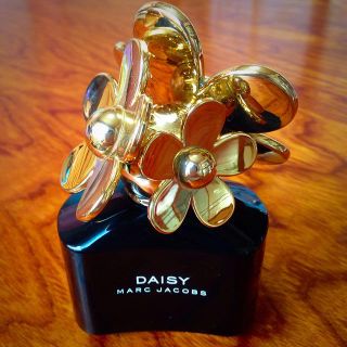 マークジェイコブス(MARC JACOBS)の【送料込み】香水DAISY(香水(女性用))