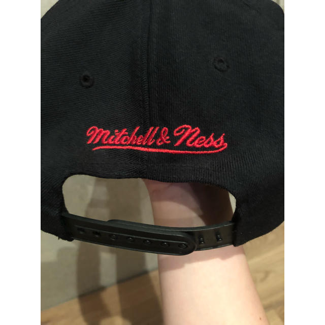 MITCHELL & NESS(ミッチェルアンドネス)のMitchell &Ness シカゴ ブルズ  スナップバックキャップ メンズの帽子(キャップ)の商品写真