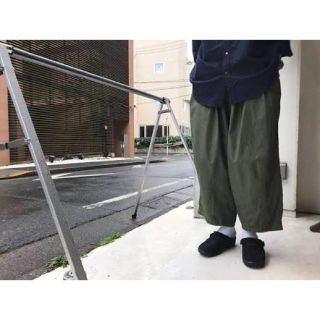 イズネス(is-ness)のO様専用【人気！】is-ness バルーン イージー パンツ カーキ(ワークパンツ/カーゴパンツ)