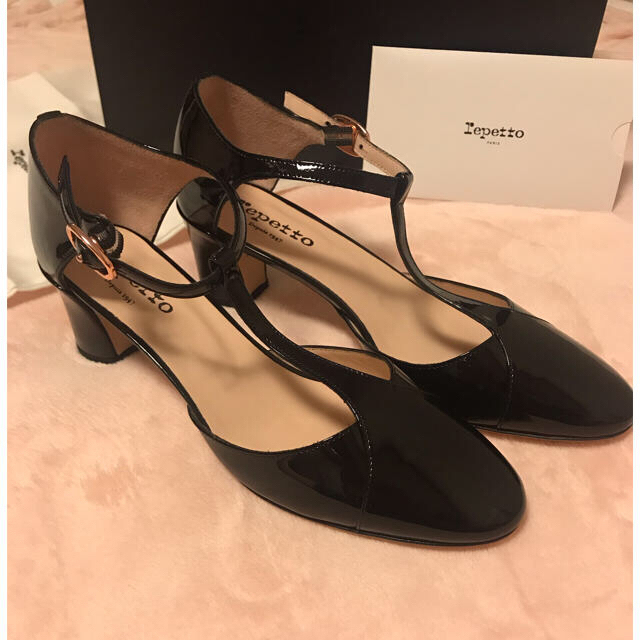 repetto(レペット)の新品未使用((レペット))Tストラップ エナメルヒール レディースの靴/シューズ(ハイヒール/パンプス)の商品写真