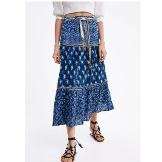 ザラ(ZARA)のZARA 【半額】【人気商品】ベルト付プリントスカート(ロングスカート)