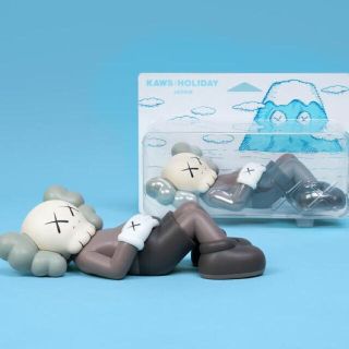 メディコムトイ(MEDICOM TOY)のKAWS HOLIDAY JAPAN 9.5" Vinyl Figures(ぬいぐるみ)