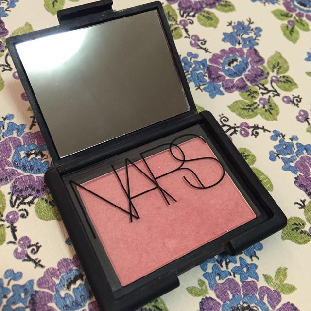 NARS(ナーズ)のNARSチーク✩DEEP THROAT コスメ/美容のベースメイク/化粧品(チーク)の商品写真