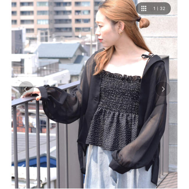 w closet(ダブルクローゼット)のシアーシャツ×ドットビスチェセット レディースのトップス(シャツ/ブラウス(長袖/七分))の商品写真