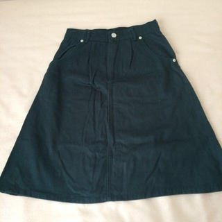 スピンズ(SPINNS)のスピンズ 深緑スカート(ひざ丈スカート)