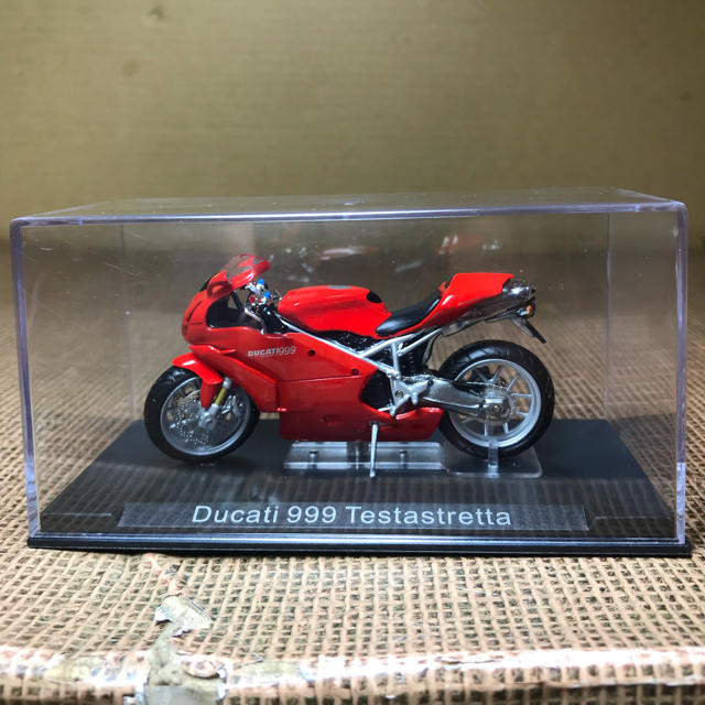 Ducati(ドゥカティ)のドゥカティ999 ミニチュアクリアケース付き エンタメ/ホビーのおもちゃ/ぬいぐるみ(ミニカー)の商品写真