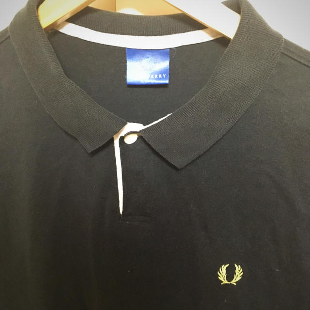 FRED PERRY(フレッドペリー)のフレッドペリー FRED PERRY ネイビー シャツ L メンズのトップス(ポロシャツ)の商品写真