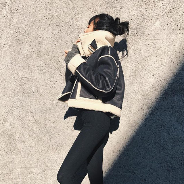 juemi ショートムートン レディースのジャケット/アウター(ムートンコート)の商品写真