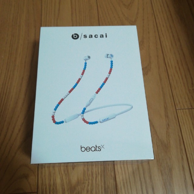 オーディオ機器BeatsX sacai Special Edition  White

白