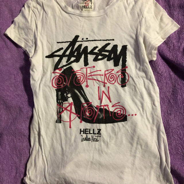 STUSSY(ステューシー)のステューシー Tシャツ レディースのトップス(Tシャツ(半袖/袖なし))の商品写真
