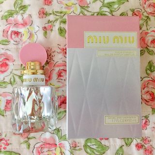 ミュウミュウ(miumiu)の限定♡miumiu フルールダルジャン 香水 ミュウミュウ フルール ダルジャン(香水(女性用))