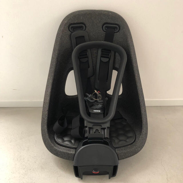 THULE(スーリー)の【新品】Yepp Nexxt Mini チャイルドシート キッズ/ベビー/マタニティの外出/移動用品(自動車用チャイルドシート本体)の商品写真