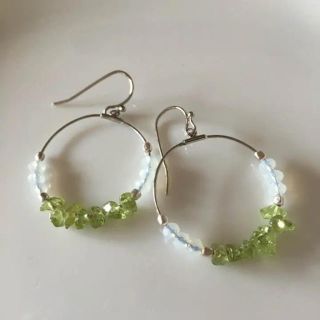 ハンドメイド  ペリドット天然石ピアス(ピアス)