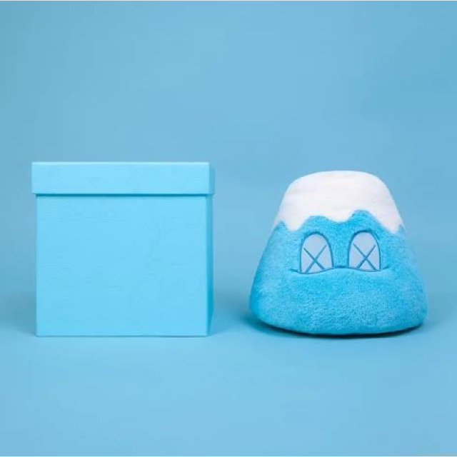 MEDICOM TOY(メディコムトイ)のKAWS HOLIDAY JAPAN Plush blue エンタメ/ホビーのおもちゃ/ぬいぐるみ(ぬいぐるみ)の商品写真