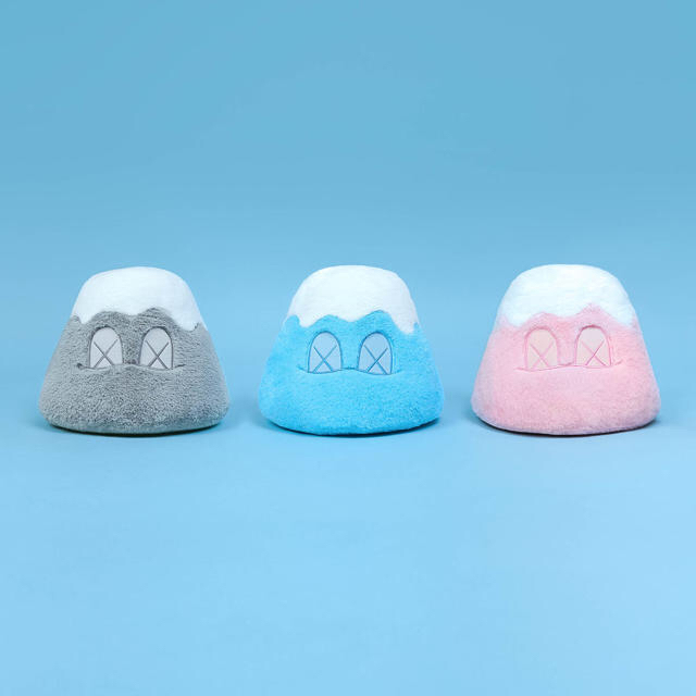 MEDICOM TOY(メディコムトイ)のKAWS HOLIDAY JAPAN Plush blue エンタメ/ホビーのおもちゃ/ぬいぐるみ(ぬいぐるみ)の商品写真