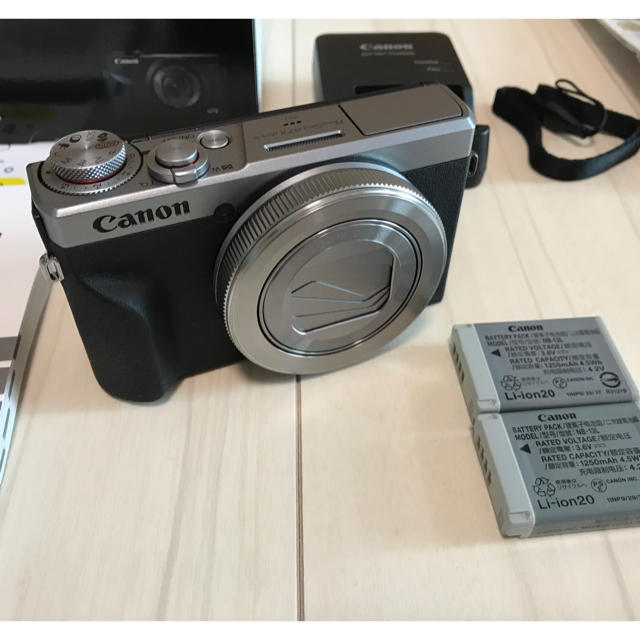 Canon(キヤノン)のほぼ新品 PowerShot G7 X Mark III 純正バッテリー2個付 スマホ/家電/カメラのカメラ(コンパクトデジタルカメラ)の商品写真