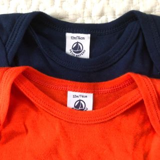 プチバトー(PETIT BATEAU)のプチバトー ロンパース 12m 未使用 & 美品 半袖 2枚セット 肌着(肌着/下着)