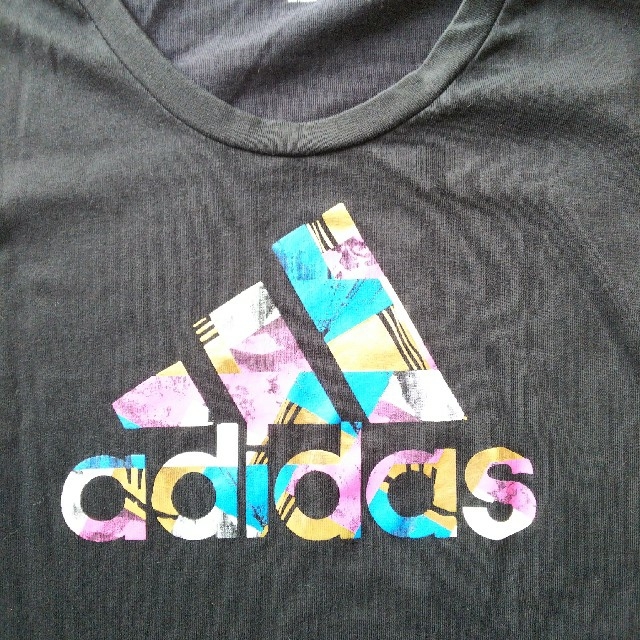 adidas(アディダス)のadidas アディダス Tシャツ レディースのトップス(Tシャツ(半袖/袖なし))の商品写真