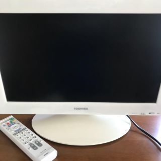 トウシバ(東芝)の19V型液晶テレビ(白)(テレビ)