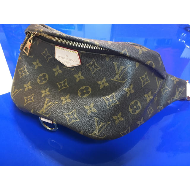 LOUIS VUITTON(ルイヴィトン)の<専用> ルイヴィトン バムバッグ ベルトバッグ M43644 モノグラム  メンズのバッグ(ボディーバッグ)の商品写真