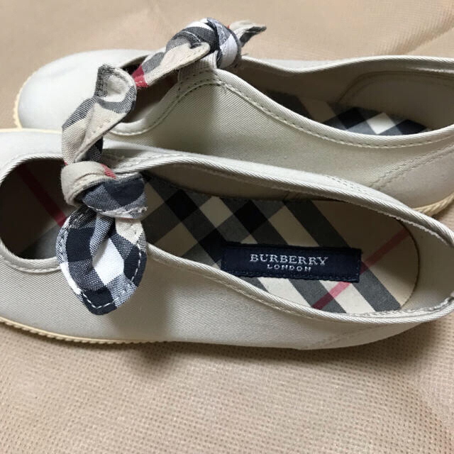 BURBERRY(バーバリー)のバーバリー 18センチ スニーカー キッズ/ベビー/マタニティのキッズ靴/シューズ(15cm~)(スニーカー)の商品写真