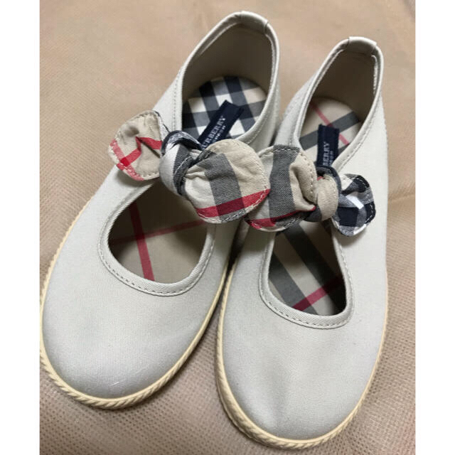 BURBERRY(バーバリー)のバーバリー 18センチ スニーカー キッズ/ベビー/マタニティのキッズ靴/シューズ(15cm~)(スニーカー)の商品写真