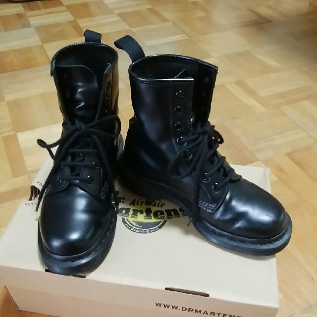 Dr.Martens(ドクターマーチン)のDr.Martens 8ホールブーツUK4オールブラック★美品 レディースの靴/シューズ(ブーツ)の商品写真