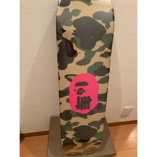 アベイシングエイプ(A BATHING APE)のBAPE／UNDEFEATEDコラボ スケートボードデッキ(スケートボード)