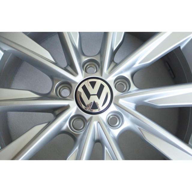 Volkswagen(フォルクスワーゲン)のVW フォルクスワーゲン ザビートル 17インチ 純正ホイール 自動車/バイクの自動車(ホイール)の商品写真