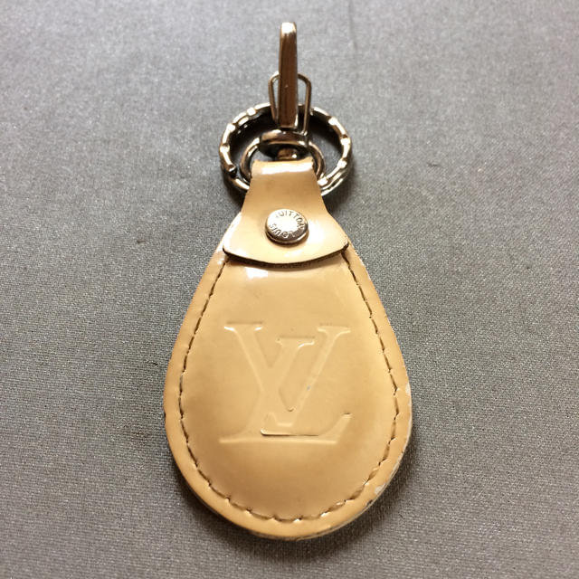 LOUIS VUITTON(ルイヴィトン)のLOUIS VUITTON ルイ・ヴィトン メンズのファッション小物(キーホルダー)の商品写真