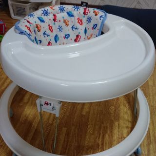 ニシマツヤ(西松屋)の歩行器 西松屋(歩行器)