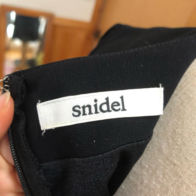 SNIDEL(スナイデル)のスナイデル ワンピース フォーマル ブラック レディースのワンピース(ひざ丈ワンピース)の商品写真