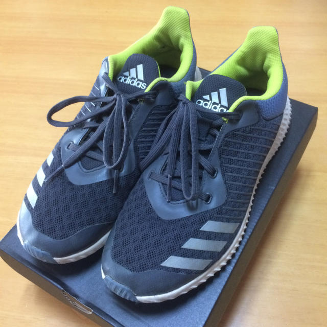 adidas(アディダス)の23.5㎝☆アディダス スニーカー キッズ/ベビー/マタニティのキッズ靴/シューズ(15cm~)(スニーカー)の商品写真