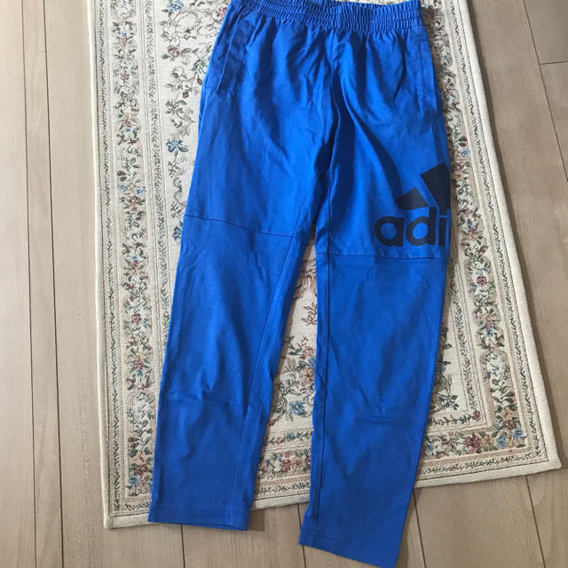 adidas(アディダス)のアディダス 140 ブルー キッズ/ベビー/マタニティのキッズ服男の子用(90cm~)(パンツ/スパッツ)の商品写真