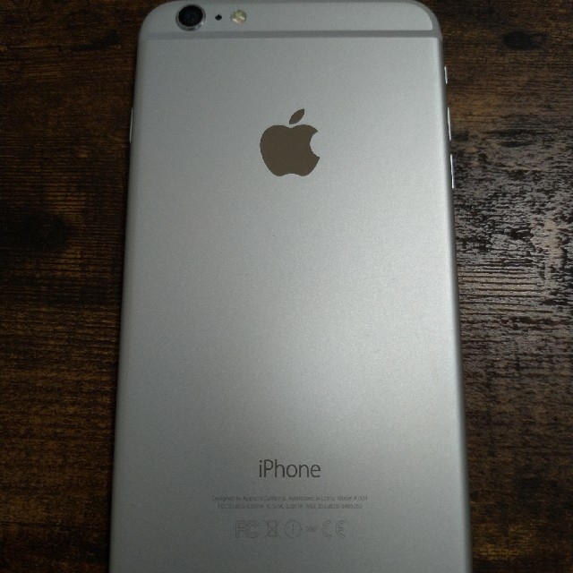 iPhone(アイフォーン)のiPhone 6 plus Silver 128GB SIMフリー スマホ/家電/カメラのスマートフォン/携帯電話(スマートフォン本体)の商品写真