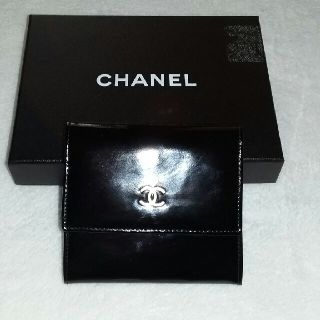 シャネル(CHANEL)のシャネル3つ折り財布　エナメル　黒　中古品　ギャランティカード無し(財布)