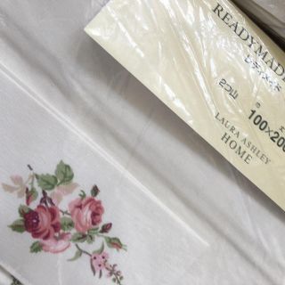 ローラアシュレイ(LAURA ASHLEY)のLAURA ASHLAY カーテン未使用品美品 x2セット(カーテン)