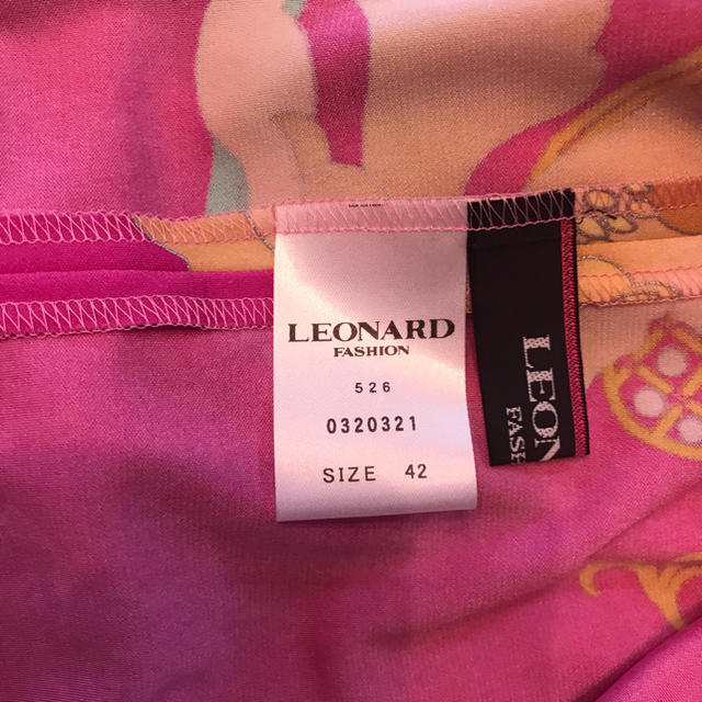 LEONARD(レオナール)のレオナール  カンカンワンピース ご専用です レディースのワンピース(ひざ丈ワンピース)の商品写真