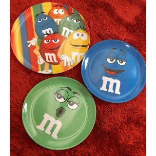 エムアンドエムアンドエムズ(m&m&m's)のm＆msプラスチック皿(食器)