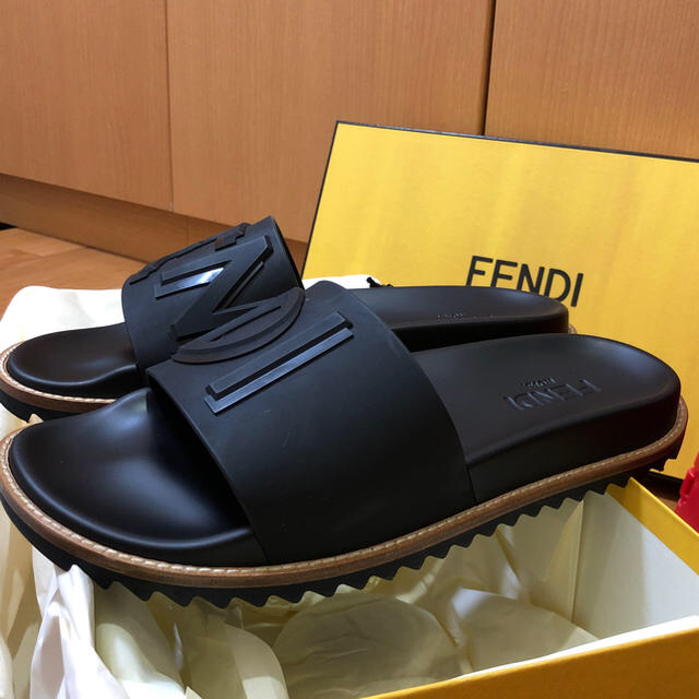 FENDI ROMAメンズブラックロゴサンダル☆サイズ7 | polybit.com.au