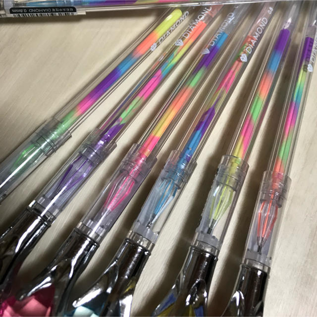 新品 ダイヤボールペン ２本組 カラーペン 0.8 マーブルペン ジュエリー エンタメ/ホビーのおもちゃ/ぬいぐるみ(キャラクターグッズ)の商品写真