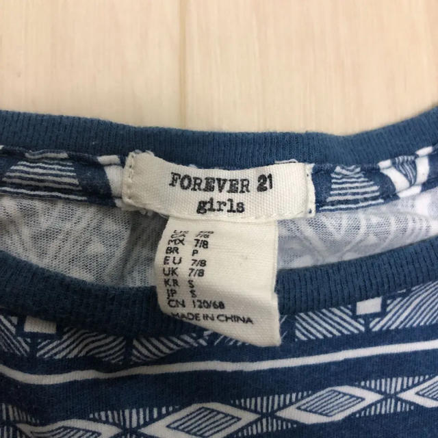 FOREVER 21(フォーエバートゥエンティーワン)のFOREVER21 girls キッズ 120 ショート丈 Tシャツ キッズ/ベビー/マタニティのキッズ服女の子用(90cm~)(Tシャツ/カットソー)の商品写真