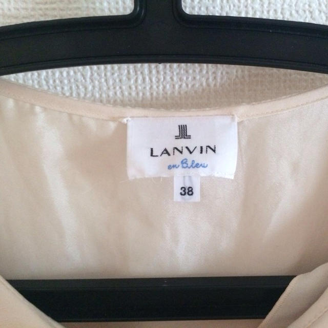 LANVIN en Bleu(ランバンオンブルー)のLANVINのシフォントップス レディースのトップス(シャツ/ブラウス(半袖/袖なし))の商品写真