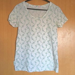 ローラアシュレイ(LAURA ASHLEY)の値下げ！美品 ローラアシュレイ小花柄Tシャツ ユニクロ(Tシャツ(半袖/袖なし))