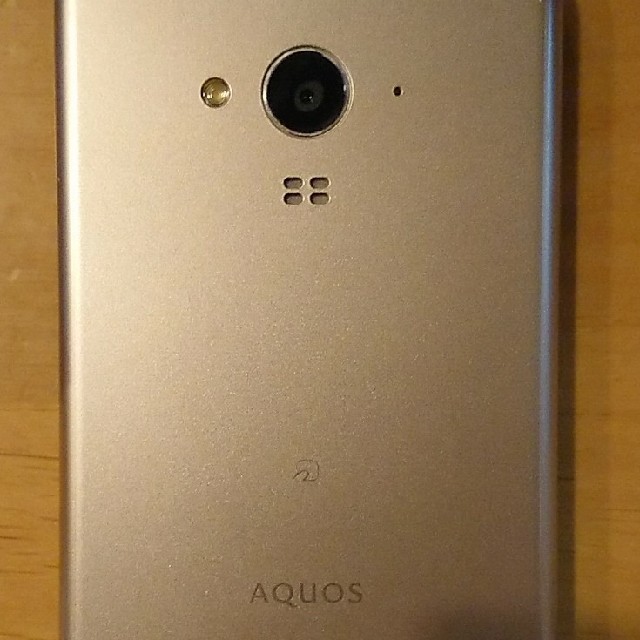 SHARP(シャープ)のSHARP AQUOS SH-RM02-G 本体 simフリー スマホ/家電/カメラのスマートフォン/携帯電話(スマートフォン本体)の商品写真