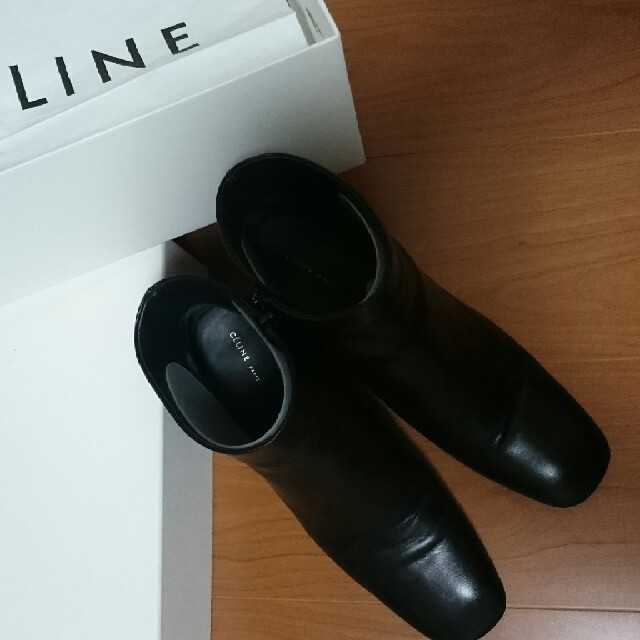 celine(セリーヌ)のBelle様専用　セリーヌ celine バンバン 5センチヒール 39 レディースの靴/シューズ(ブーツ)の商品写真